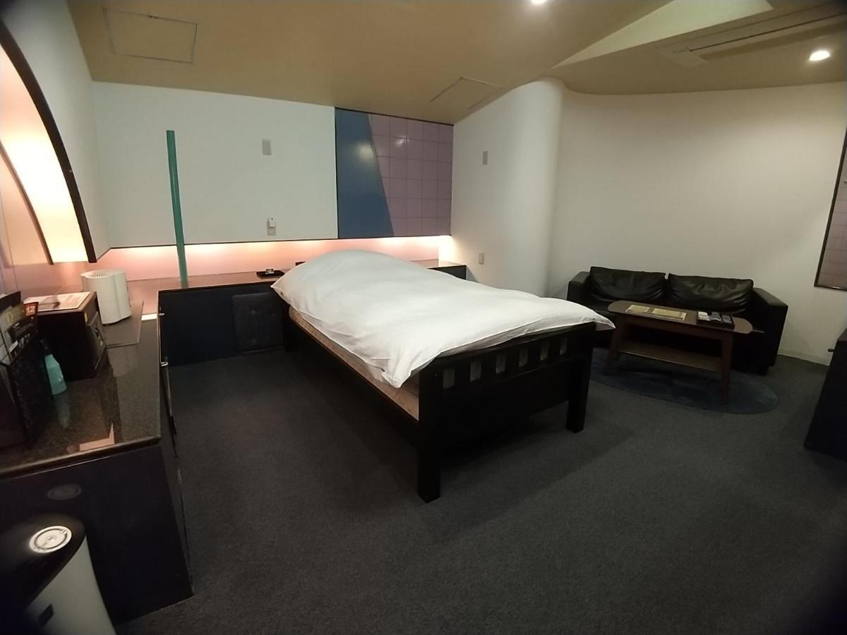 Hotel Beni East (Adults Only) Ōsaka Exterior foto