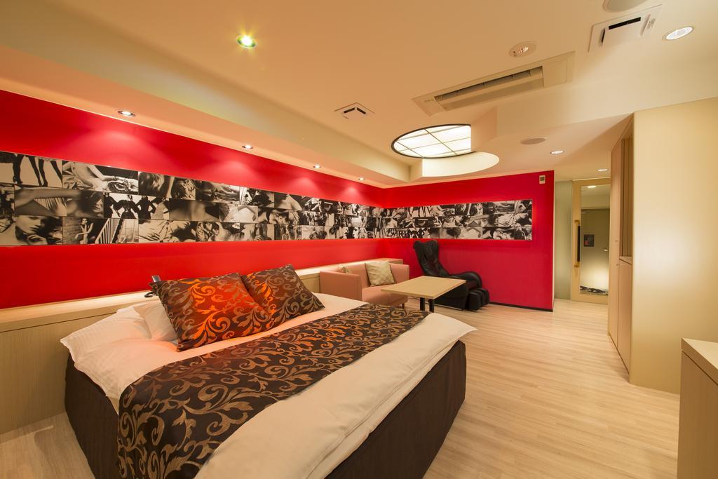 Hotel Beni East (Adults Only) Ōsaka Zimmer foto