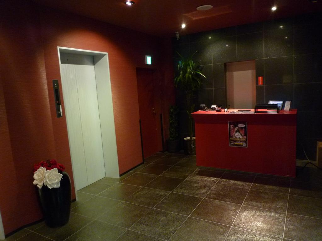 Hotel Beni East (Adults Only) Ōsaka Exterior foto